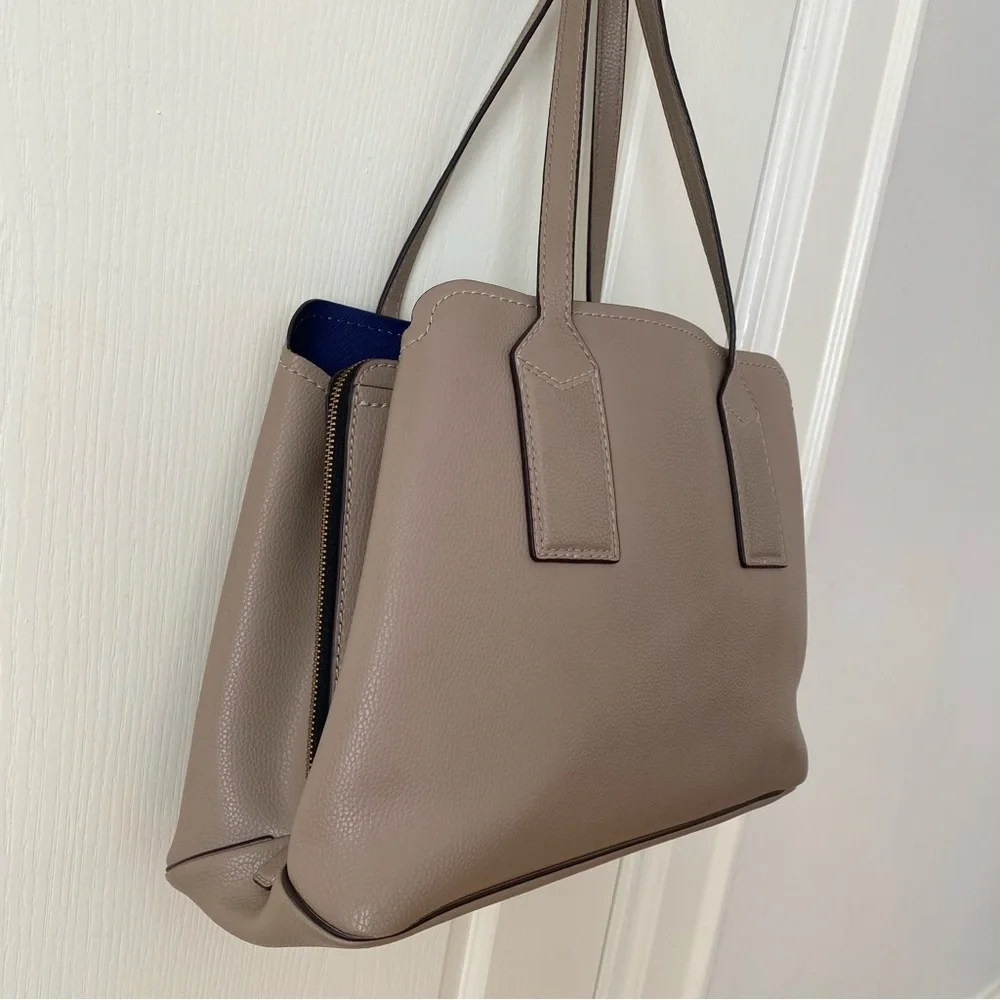 Marc Jacobs Taupe Leather Shoulder Bag with Gold Hardware